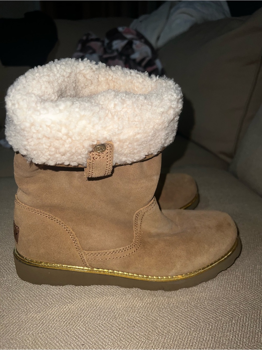 NWOT Ugg Callie Tan Suede Winter Boots with Faux Sherpa Cuff